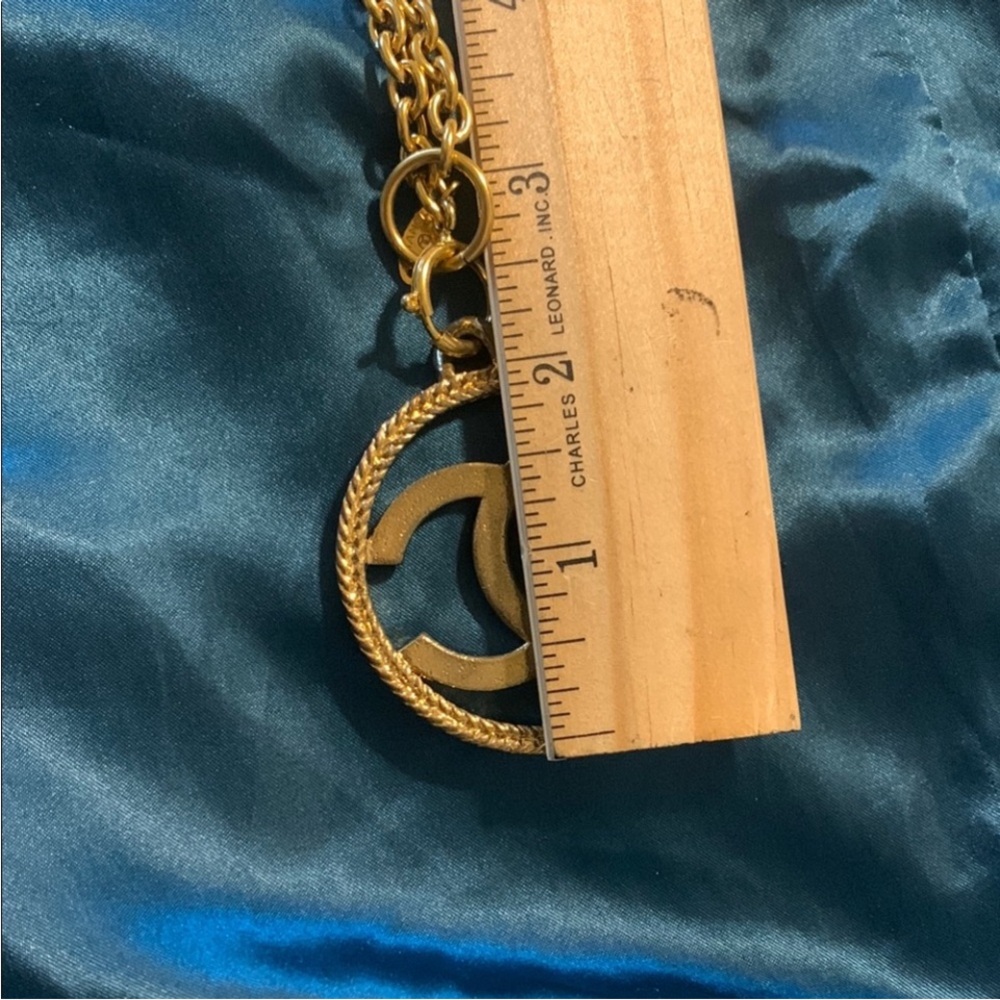 CHANEL Gold Necklace - Picture 4 of 9